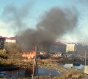 Заброшенное строение загорелось в Поронайске