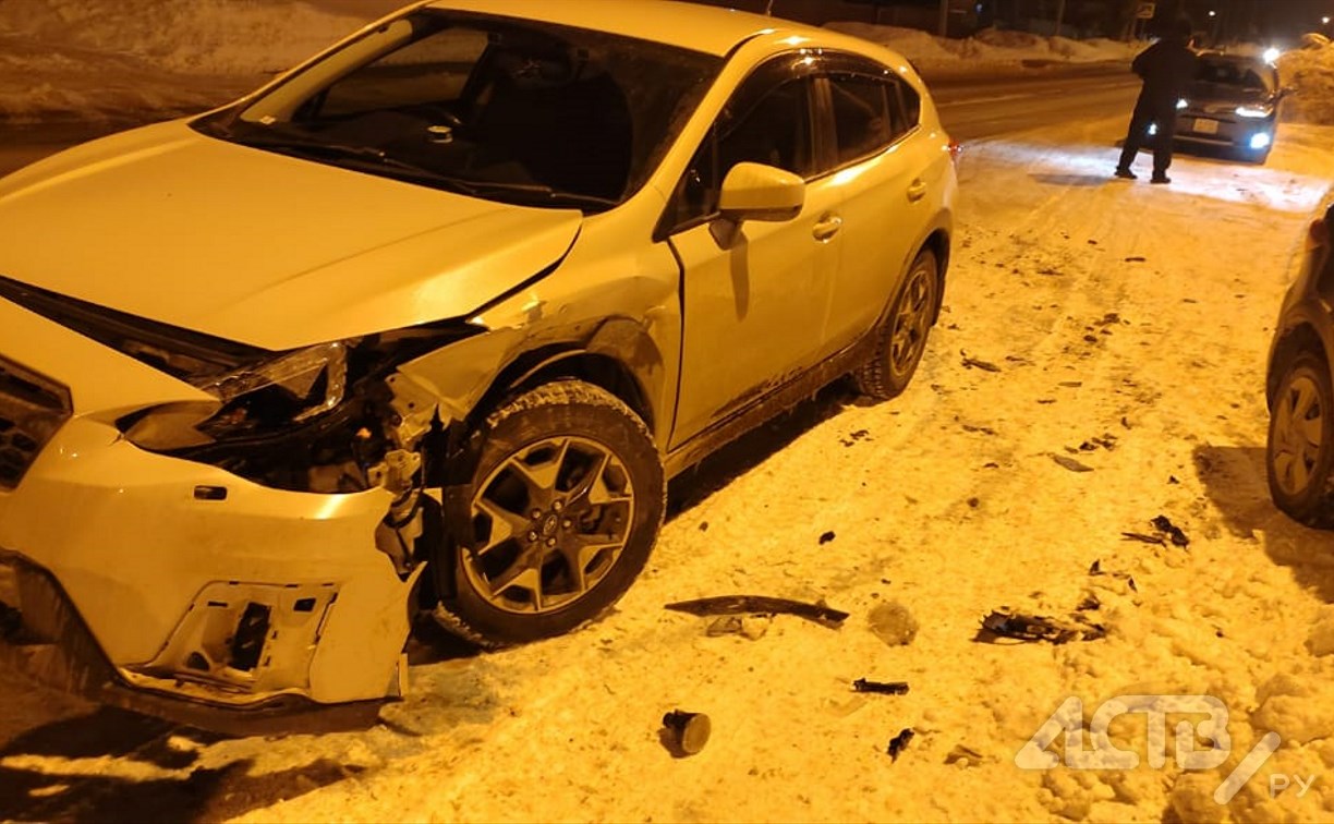 Очевидцев столкновения Kia Rio и Subaru XV ищут в Южно-Сахалинске