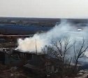 Горящий гараж потушили пожарные в Южно-Сахалинске