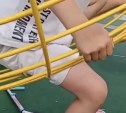 В Поронайске ребенка зажало на сертифицированной площадке — оборудование проверят повторно