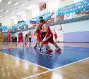 Школьники борются за путевки на сахалинский чемпионат по баскетболу 