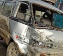 Мужчина пострадал при столкновении микроавтобуса и рейсового автобуса в Южно-Сахалинске