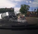 В Благовещенске автомобилист на полном ходу влетел на перекрёсток с отключенными светофорами