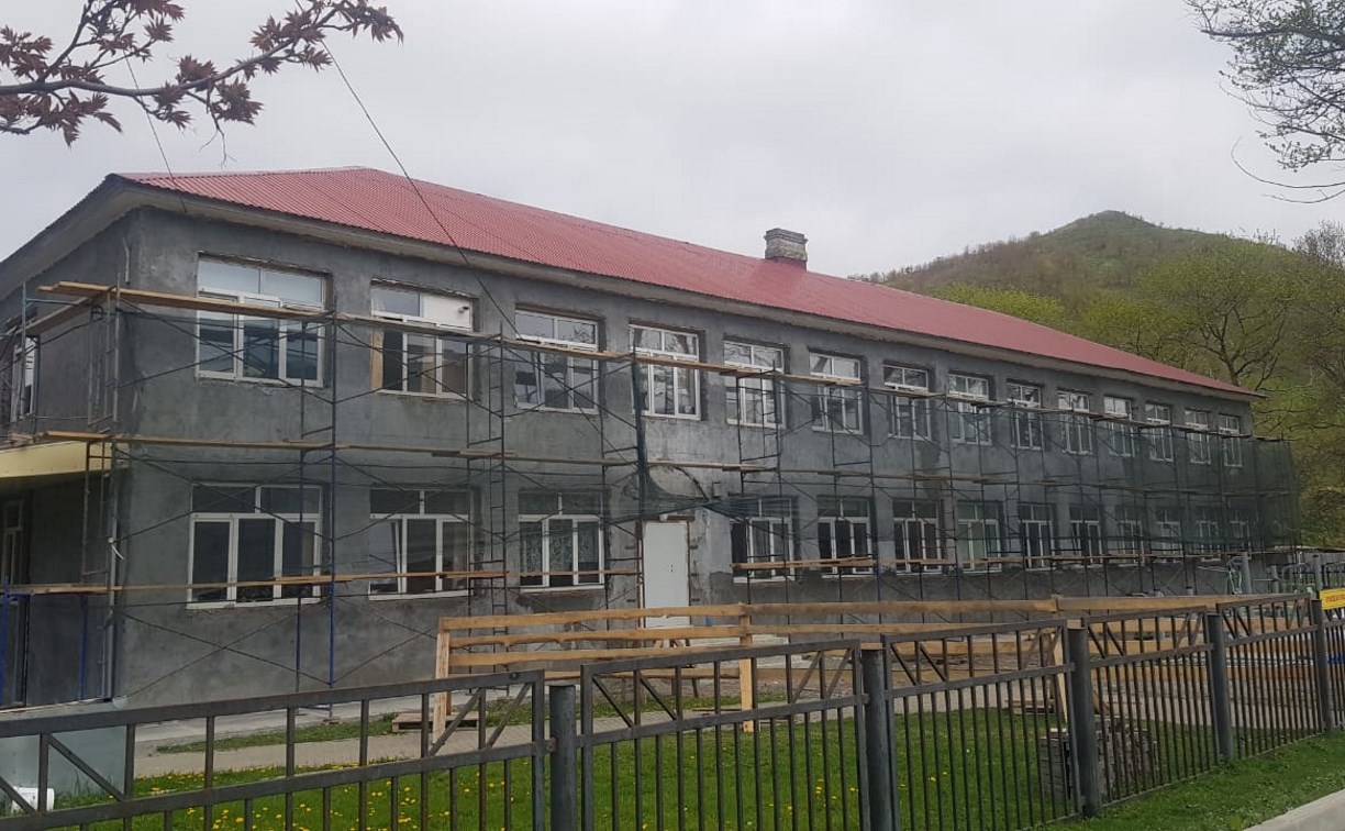 У школы в Новиково появится новый фасад цвета "кофе с молоком"