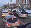 Экстренные службы съехались на массовое ДТП в Южно-Сахалинске