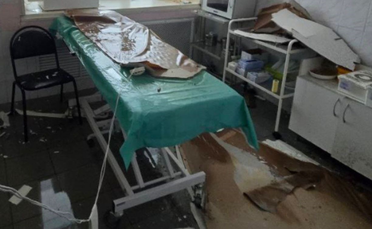 Порыв сетей в больнице после землетрясения в Северо-Курильске: фото 