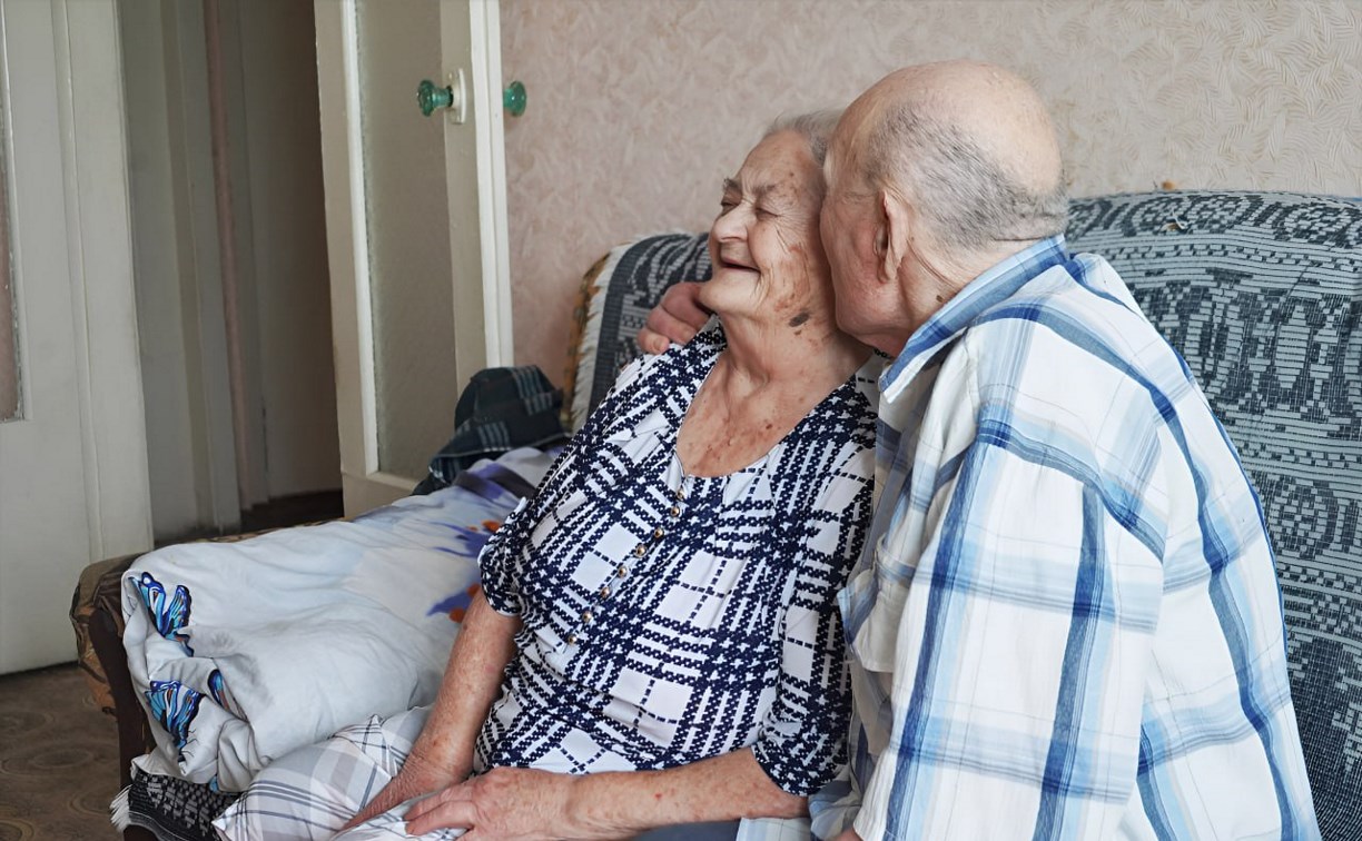 В Аниве поздравили супругов с редкой благодатной свадьбой