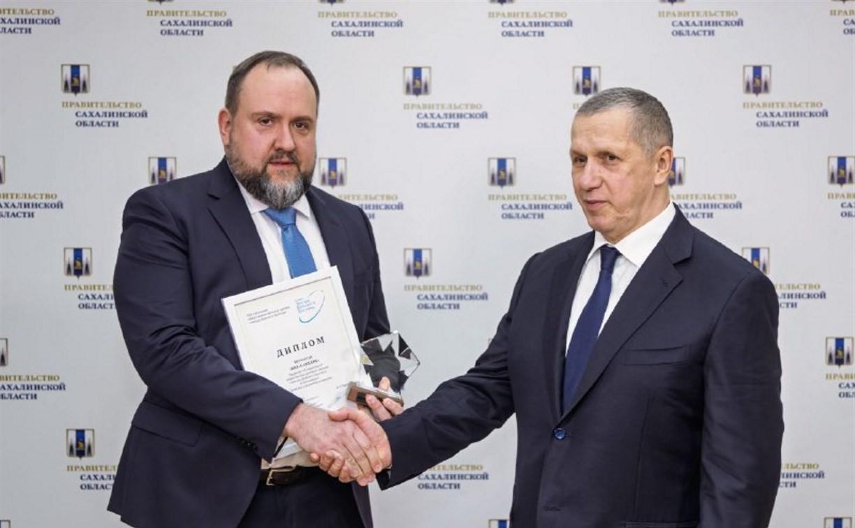 Юрий Трутнев наградил Сахалинский агропромышленный парк