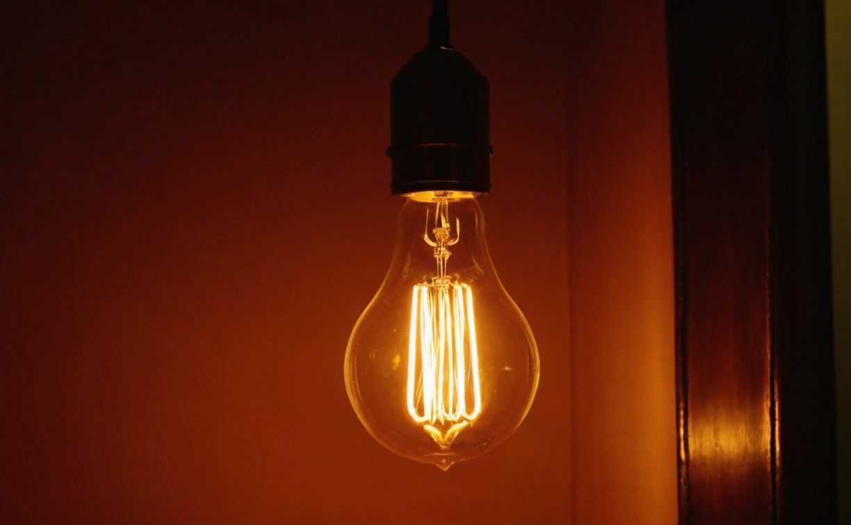 Часть Курильска осталась без света из-за короткого замыкания 