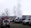 В Александровске-Сахалинском во дворе дома загорелся автофургон