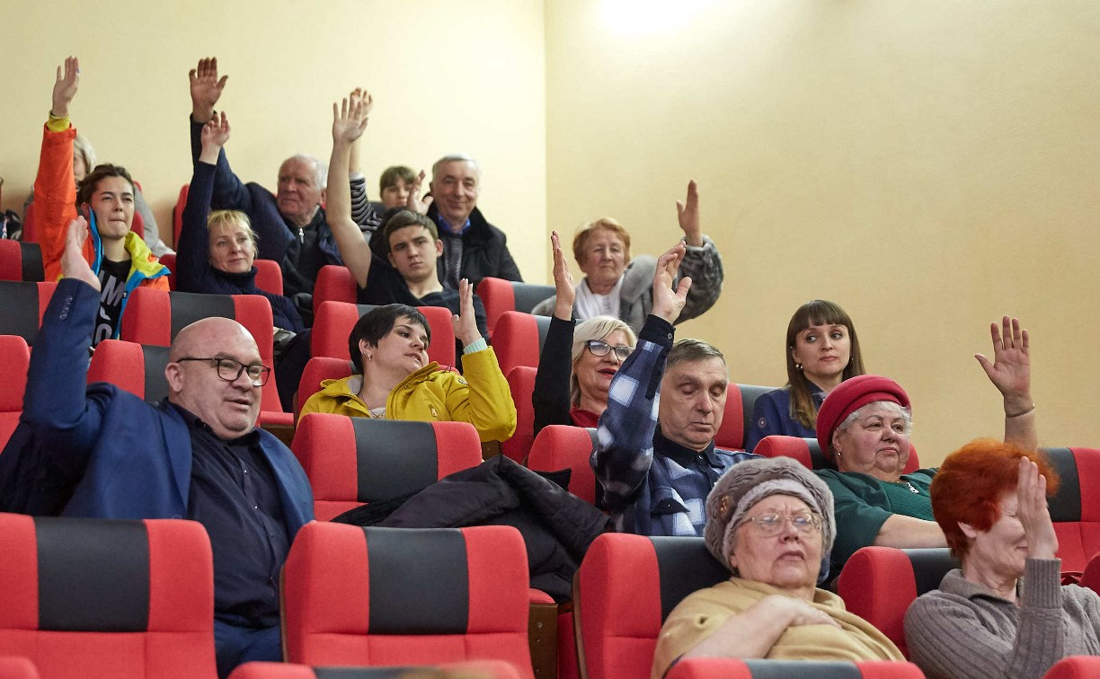 Жители Санаторного выбрали между горячей водой и спорткомплексом