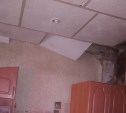 Адреса нет на карте, потолок и пол провалились: сахалинка жалуется на жизнь в аварийном доме