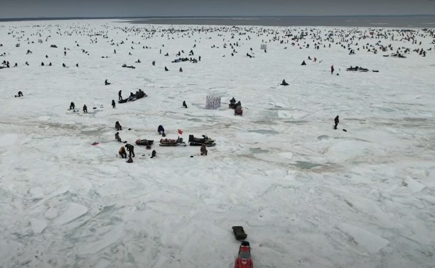 "Рыбы не было": огромное количество сахалинцев собралось на мысе Свободном в будний день
