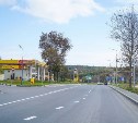 Въезд в Корсаков покрыли асфальтом и обустроили тротуарами