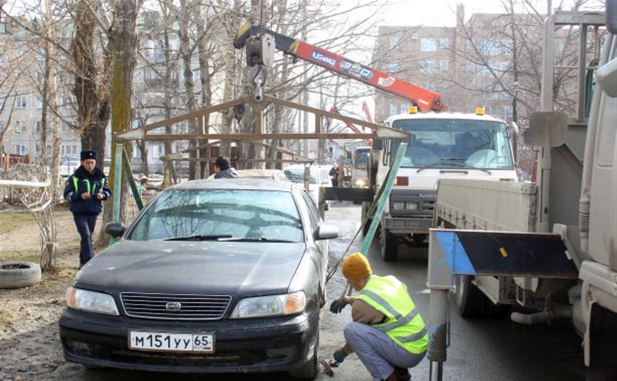 Инспекторы ГИБДД за день эвакуировали 24 неправильно припаркованных авто южносахалинцев