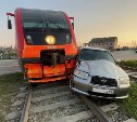 Шесть авто попали под поезд: на Сахалине резко выросло число ДТП на ж/д путях 