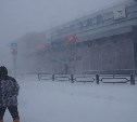 Сахалинские железные дороги очищают от последствий циклона
