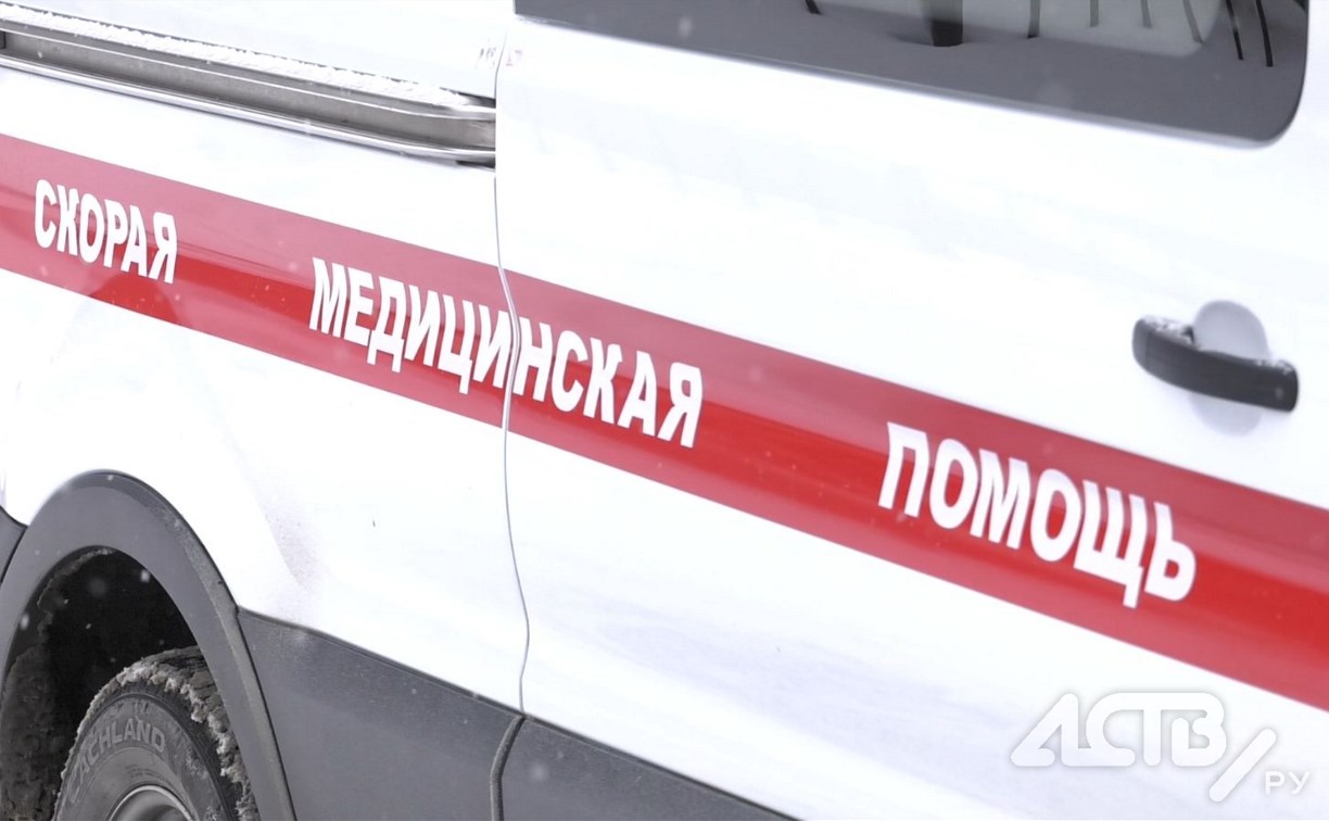Мужчина умер на складе в порту на Сахалине