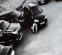 "Дурковала за рулём": сахалинка на автомобиле переехала мужчину и врезалась в дом в Долинске