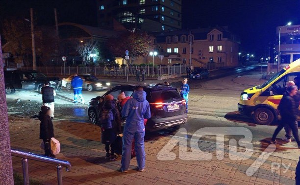 "У девушки текла кровь по лицу": в результате ДТП в Южно-Сахалинске пострадала водитель кроссовера 