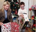 Министр социальной защиты подарила маленькому сахалинцу конструкторы Lego