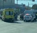 Четыре человека из скорой помощи пострадали в ДТП с автобусом в Южно-Сахалинске