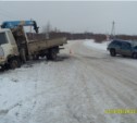 Японский универсал столкнулся с грузовиком на автодороге Южно-Сахалинск - Синегорск (ФОТО)