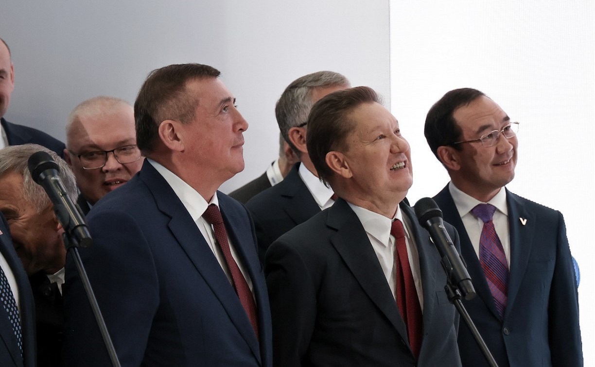 Участники газового форума в Петербурге запустили газораспределительную станцию в Поронайском районе