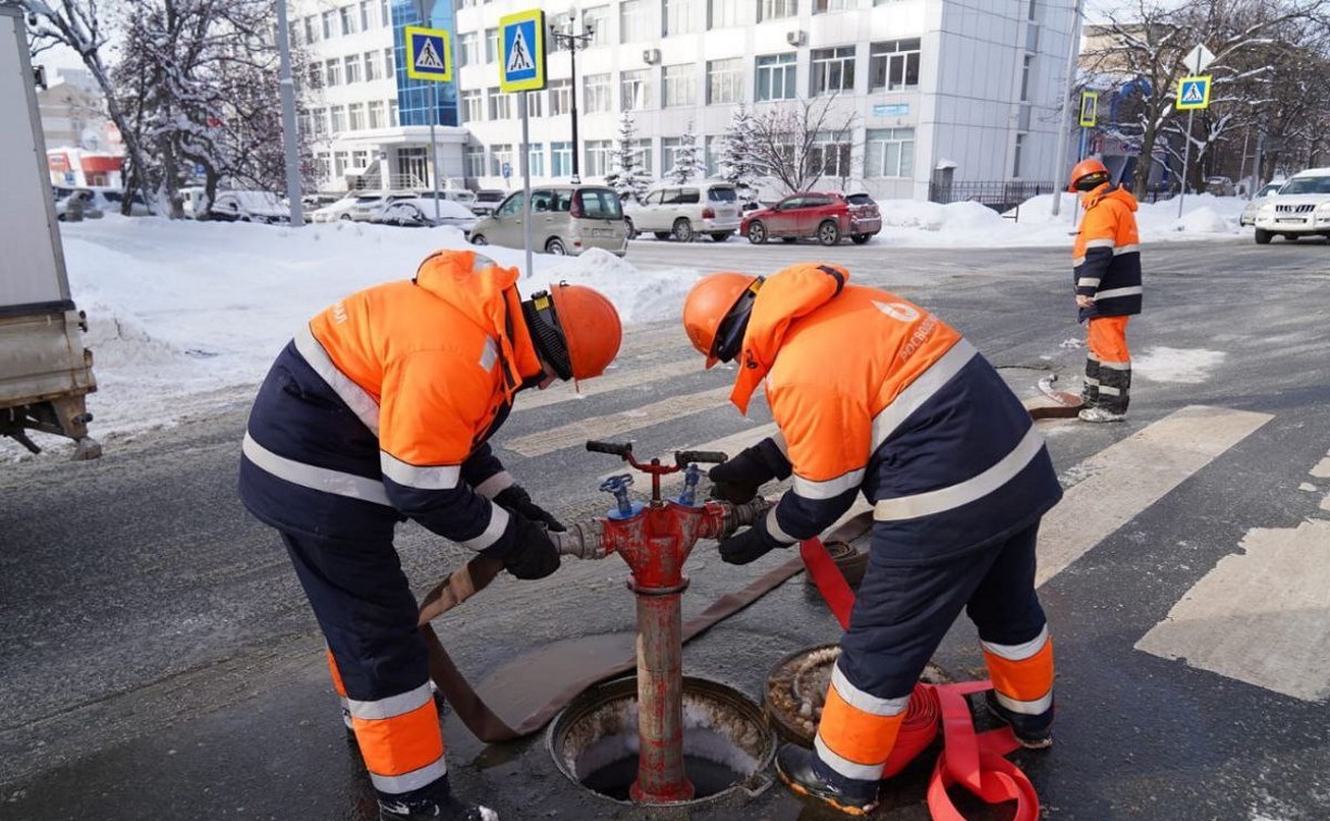 Несколько улиц Южно-Сахалинска останутся без воды из-за промывки магистрального водопровода
