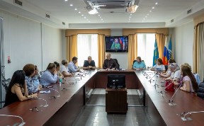 Политика и экономика