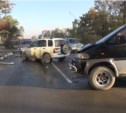 Кроссовер столкнулся с микроавтобусом на одном из перекрестков Южно-Сахалинска (ФОТО)
