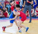 Соревнования по борьбе собрали больше 170 спортсменов Сахалина