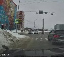 В Южно-Сахалинске "учитель" на дороге преподнёс урок неадекватного вождения: как ездить нельзя