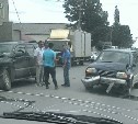 Два внедорожника столкнулись в Южно-Сахалинске