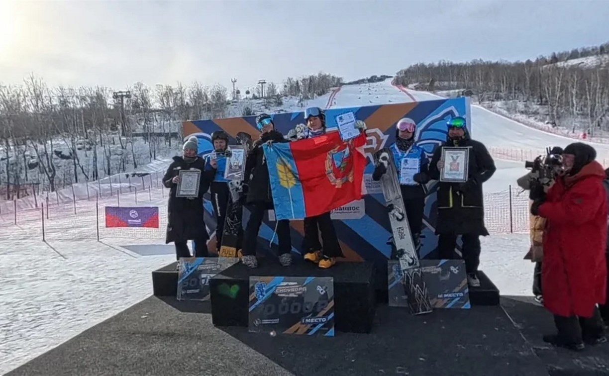 Сахалинская сноубордистка София Надыршина взяла серебро и бронзу чемпионата страны