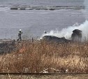 Пожар на морском берегу тушили в Невельске