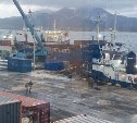 Теплоходы с бензином пришли на Шикотан и Кунашир