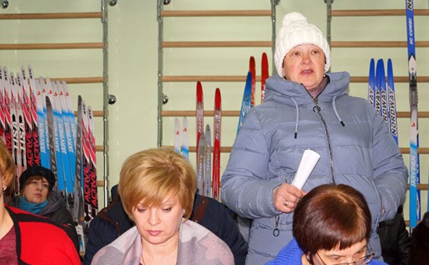 В Дачном на встрече с главой Корсаковского района говорили о дорогах, воде и освещении В Дачном на встрече с главой Корсаковского района говорили о дорогах, воде и освещении