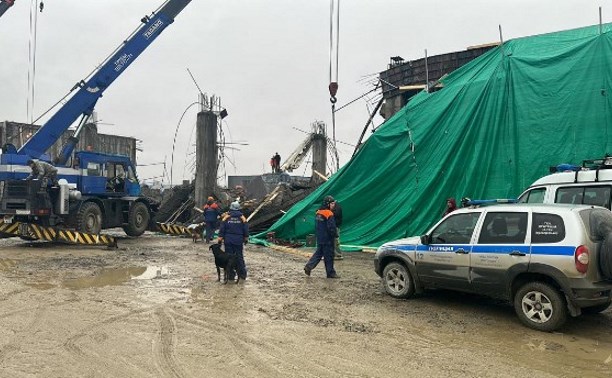 Сырой бетон осложняет поиск оказавшихся под завалами людей в Южно-Сахалинске