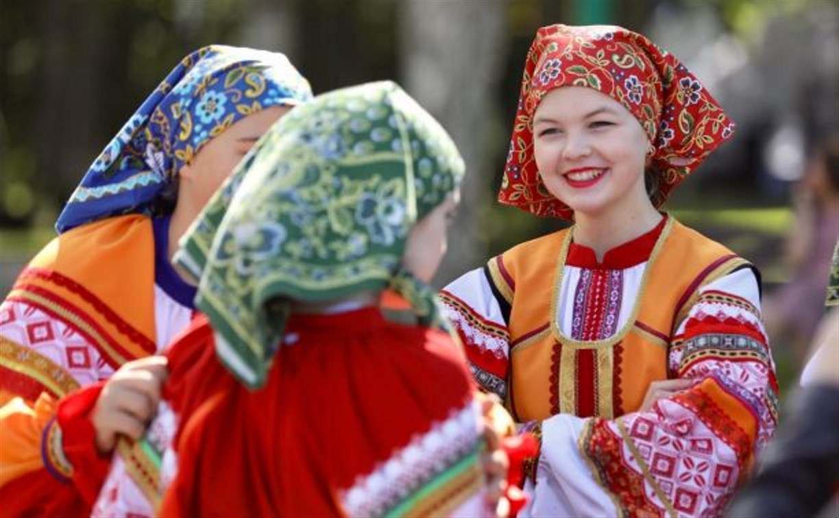 Южно-Сахалинск отмечает день рождения: шествие, пейнтбол, парусный спорт и много музыки
