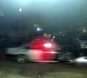 Лихач устроил дрифт в одном из дворов Южно-Сахалинска глубокой ночью