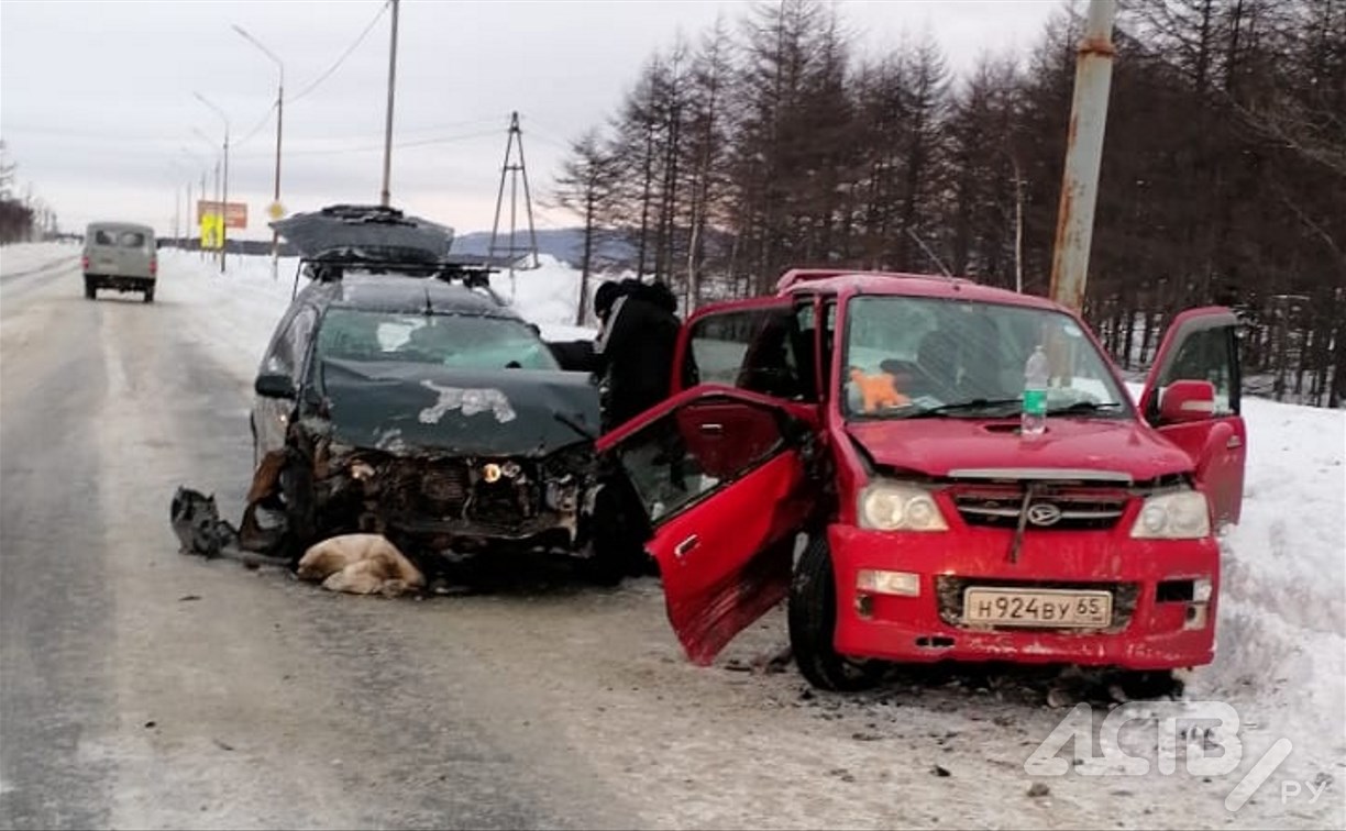 Женщина пострадала в аварии в пригороде Южно-Сахалинска