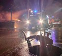 "Вытаскивали через окна горящей квартиры": на Сахалине спасли двоих пострадавших в пожаре