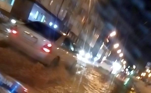 В Южно-Сахалинске затопило две улицы 