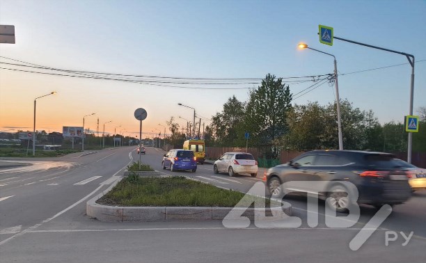 Водителя тёмного Nissan Teana ищут в Южно-Сахалинске