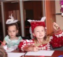 В предновогодней «Мастерской Деда Мороза» побывали юные сахалинцы