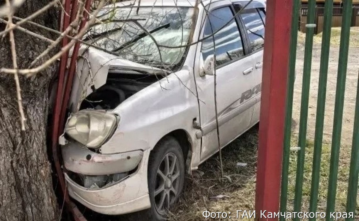 В Петропавловске-Камчатском пьяный водитель устроил ДТП возле детского сада