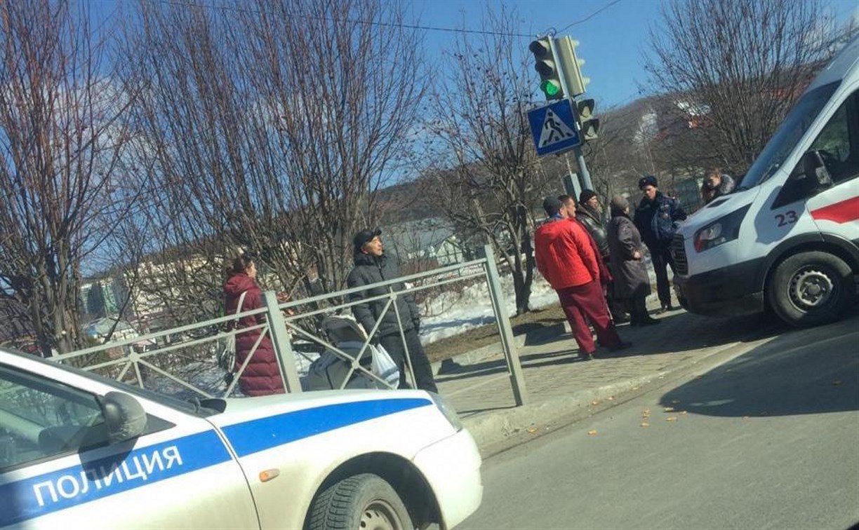 В Южно-Сахалинске выясняют обстоятельства ДТП на пешеходном переходе