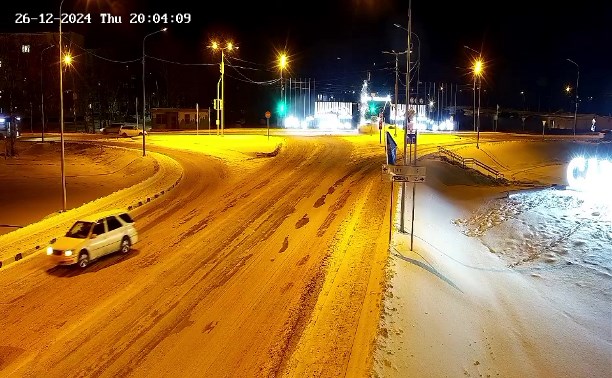 Момент жёсткого ДТП по дороге на аэропорт в Южно-Сахалинске попал на видео
