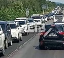"Едем третий час!": сахалинцы массово жалуются на пробки до Анивы